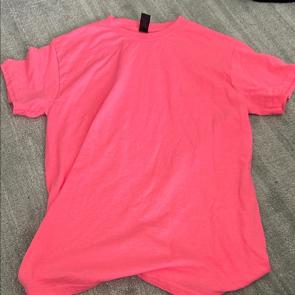 Gildan Neon Pink Men's Crewneck Short Sleeve Tee